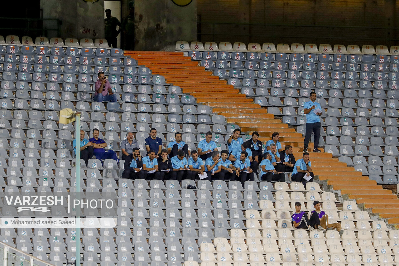 دانش آموختگان مدرک A آسیا تنها تماشاگران مصاف دوستانه ایران و آنگولا