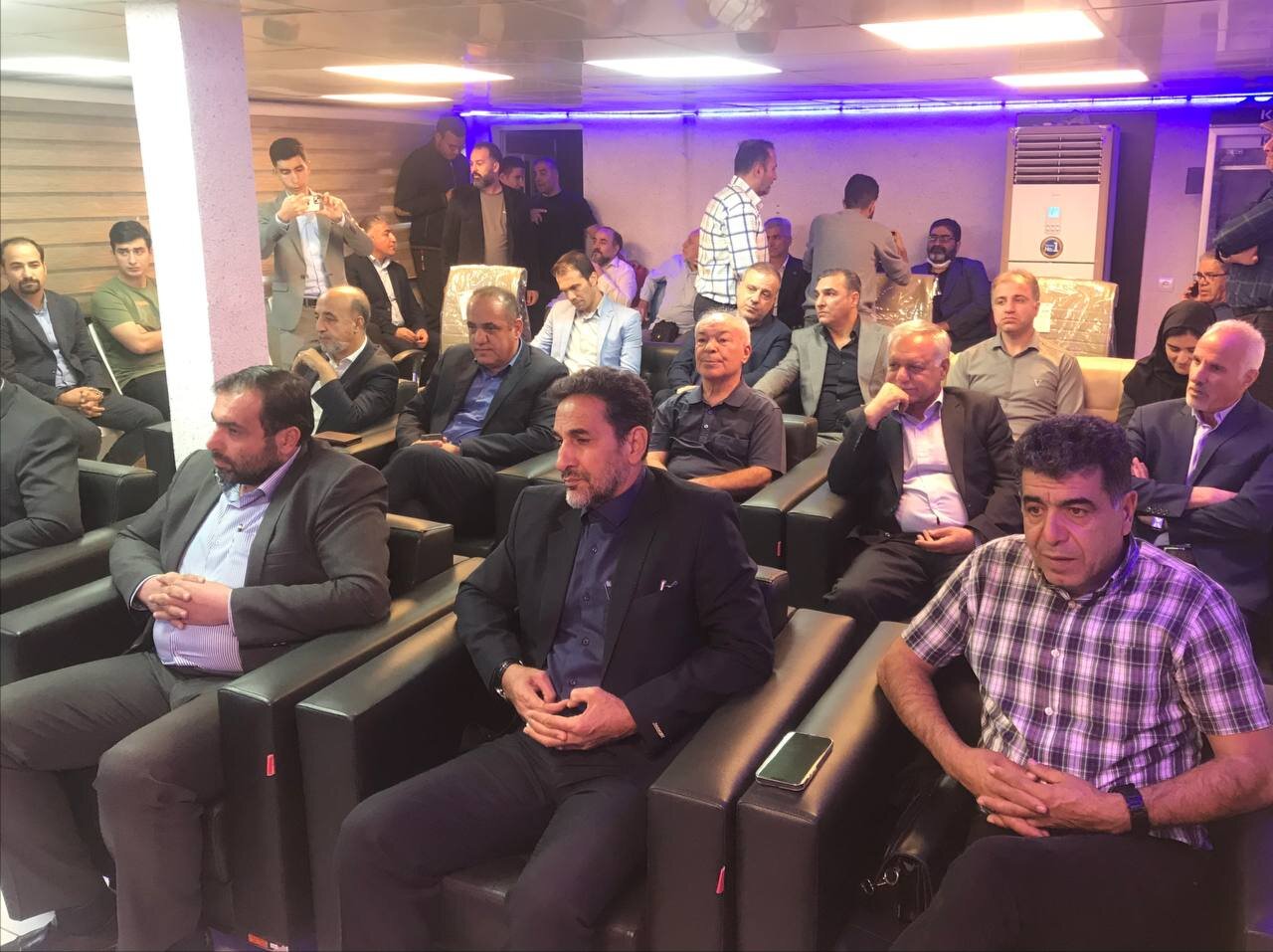 مراسم تودیع و معارفه رئیس جدید هیات فوتبال استان تهران برگزار شد