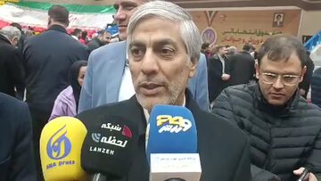 گفتگو با کیومرث هاشمی وزیر ورزش و جوانان در حاشیه برگزاری انتخابات مجلس شورای اسلامی