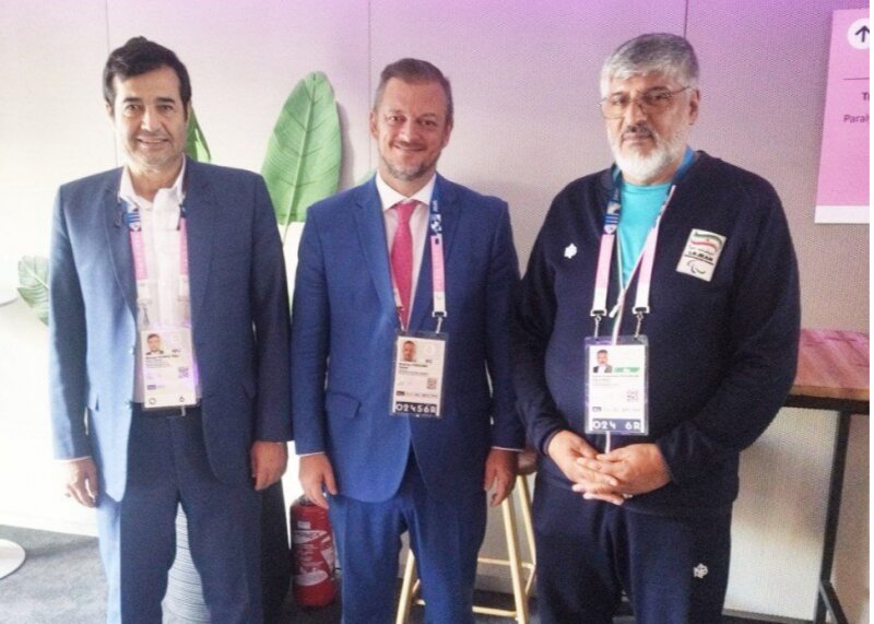 دعوت رسمی دنیامالی از پارسونز برای سفر به ایران دنیامالی و پارسونز
