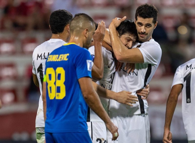 گلهای اختصاصی سردار برای مرد سال جهان! سعید عزتاللهی و سرذار آزمون