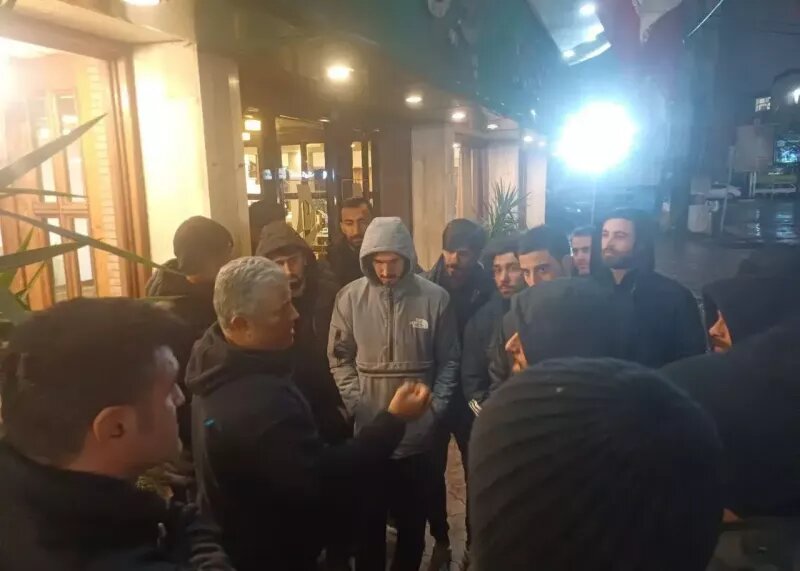تیم پرهوادار را شب بازی به هتل راه ندادند! (عکس) سپیدرود رشت