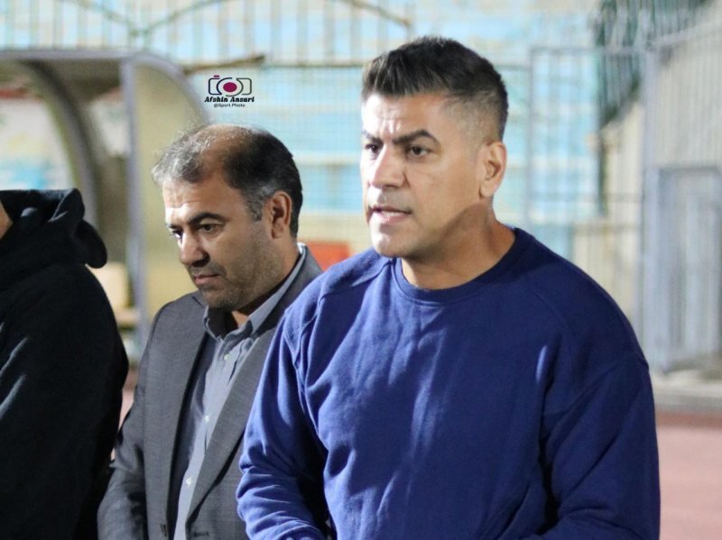 جنجال در اراک: مربی سپاهان با آمبولانس منتقل شد! مهدی کریمیان