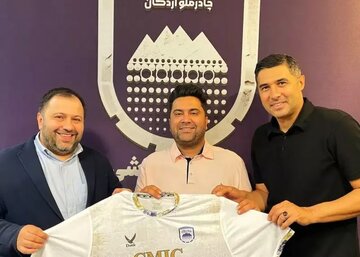 فوری: سرمربی جوان ۲ سال دیگر تمدید کرد (عکس)