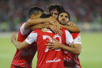برد سرخ ها در ایستگاه آخر لیگ برتر؛ پرسپولیس ۲ - ۰ هوادار