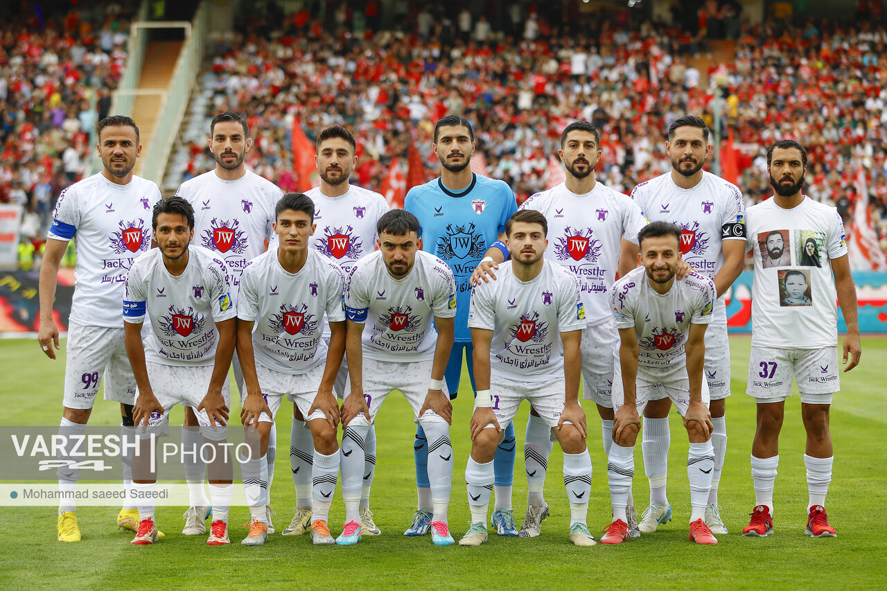 پرسپولیس ۲ - هوادار صفر: استقلال یاری نکرد!