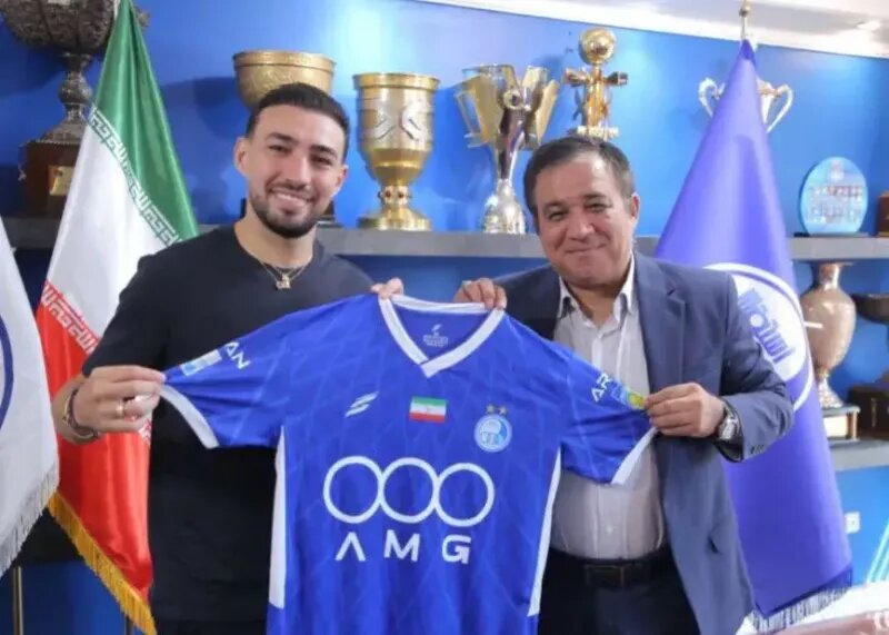 منیر حالا رسما بازیکن استقلال است(عکس) منیر الحدادی