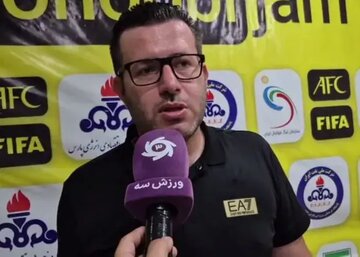 واکنش سرمربی فرد به دست ندادن رجبزاده: عصبی بود!