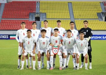 نوجوانان ایران قرقیزستان را گلباران کردند