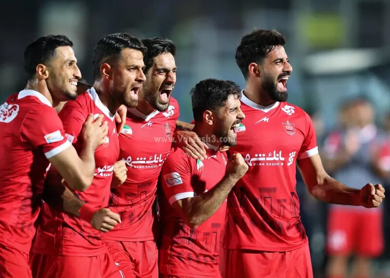پرسپولیس ۲ - ذوب آهن ۰: بازگشت به کورس مدعیان! پرسپولیس