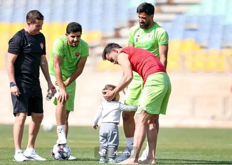 اوستون اورونوف