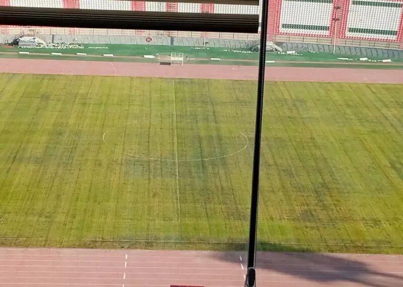 چمن ورزشگاه یادگار امام