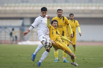 روند تساوی البرزها در پایان نیم فصل هم قطع نشد؛ فرد البرز ۰ - ۰ داماش گیلان