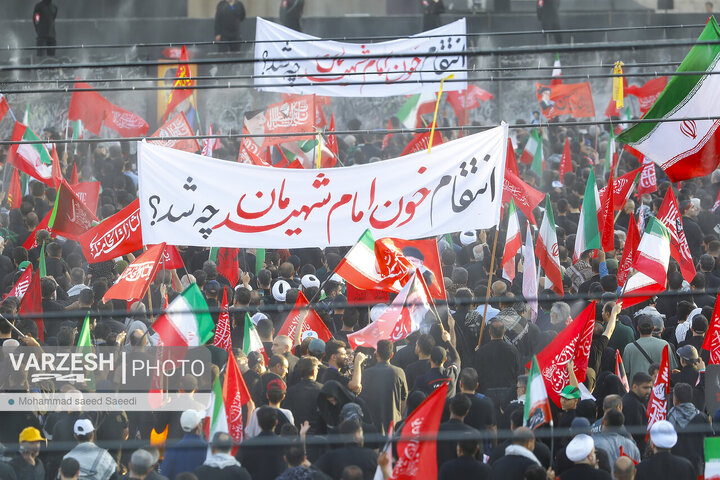 بدرقه امام خامنه ای در مصلی تهران