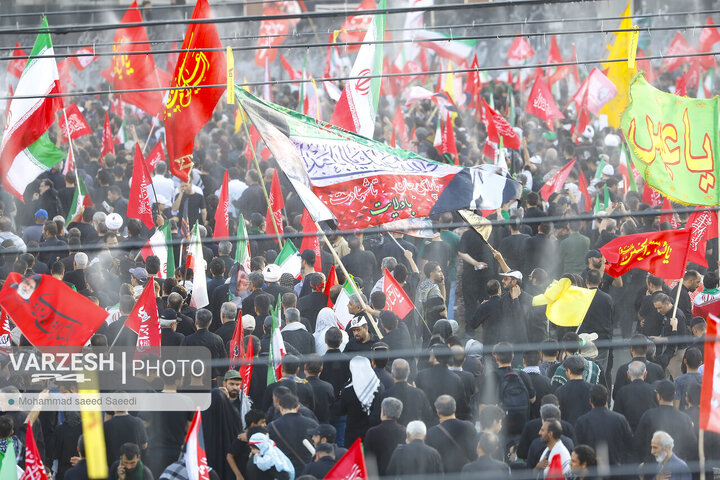بدرقه امام خامنه ای در مصلی تهران