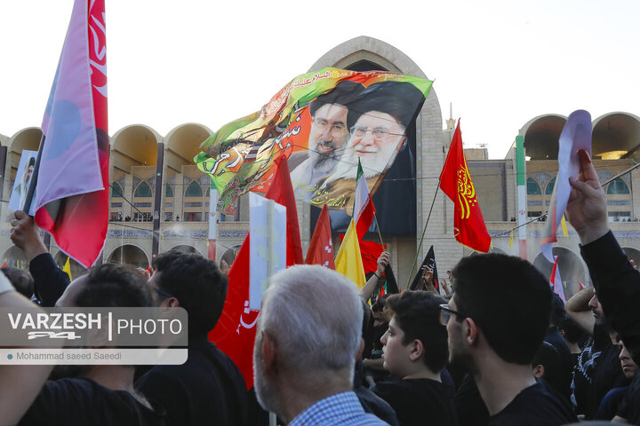 بدرقه امام خامنه ای در مصلی تهران
