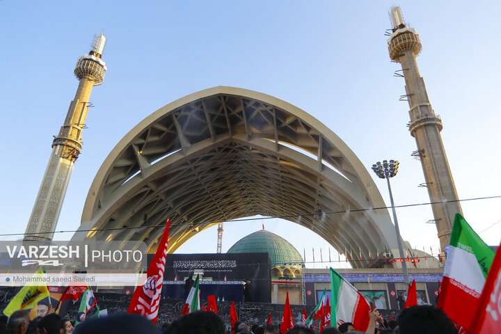 بدرقه امام خامنه ای در مصلی تهران