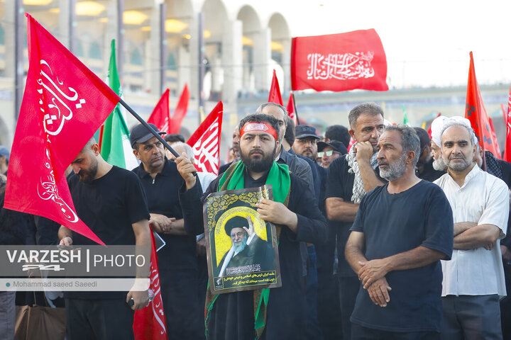 بدرقه امام خامنه ای در مصلی تهران
