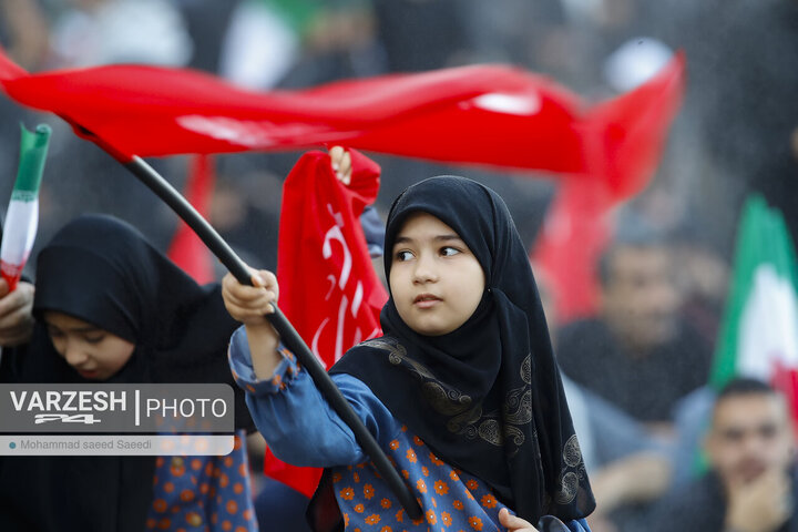 بدرقه امام خامنه ای در مصلی تهران