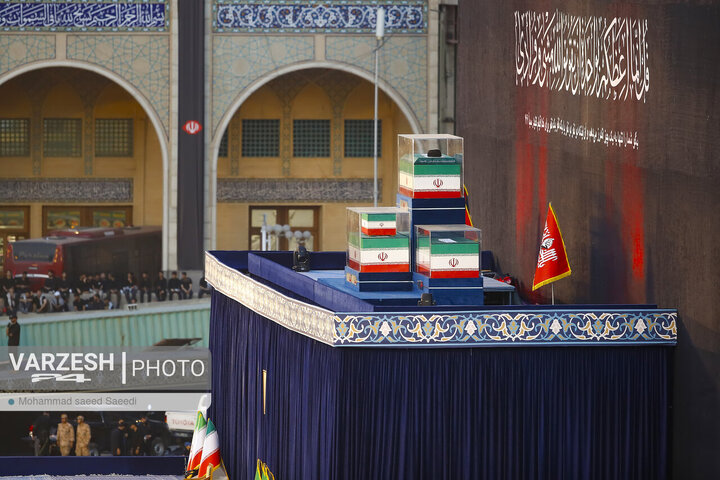 بدرقه امام خامنه ای در مصلی تهران