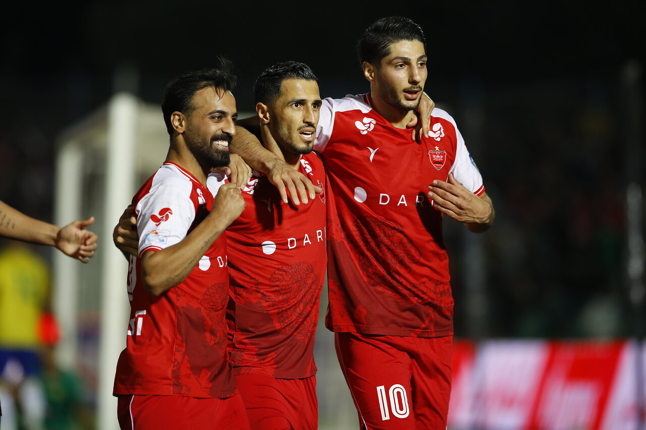 پرسپولیس ۳ - نفت ۱: یک قدم تا صدر!